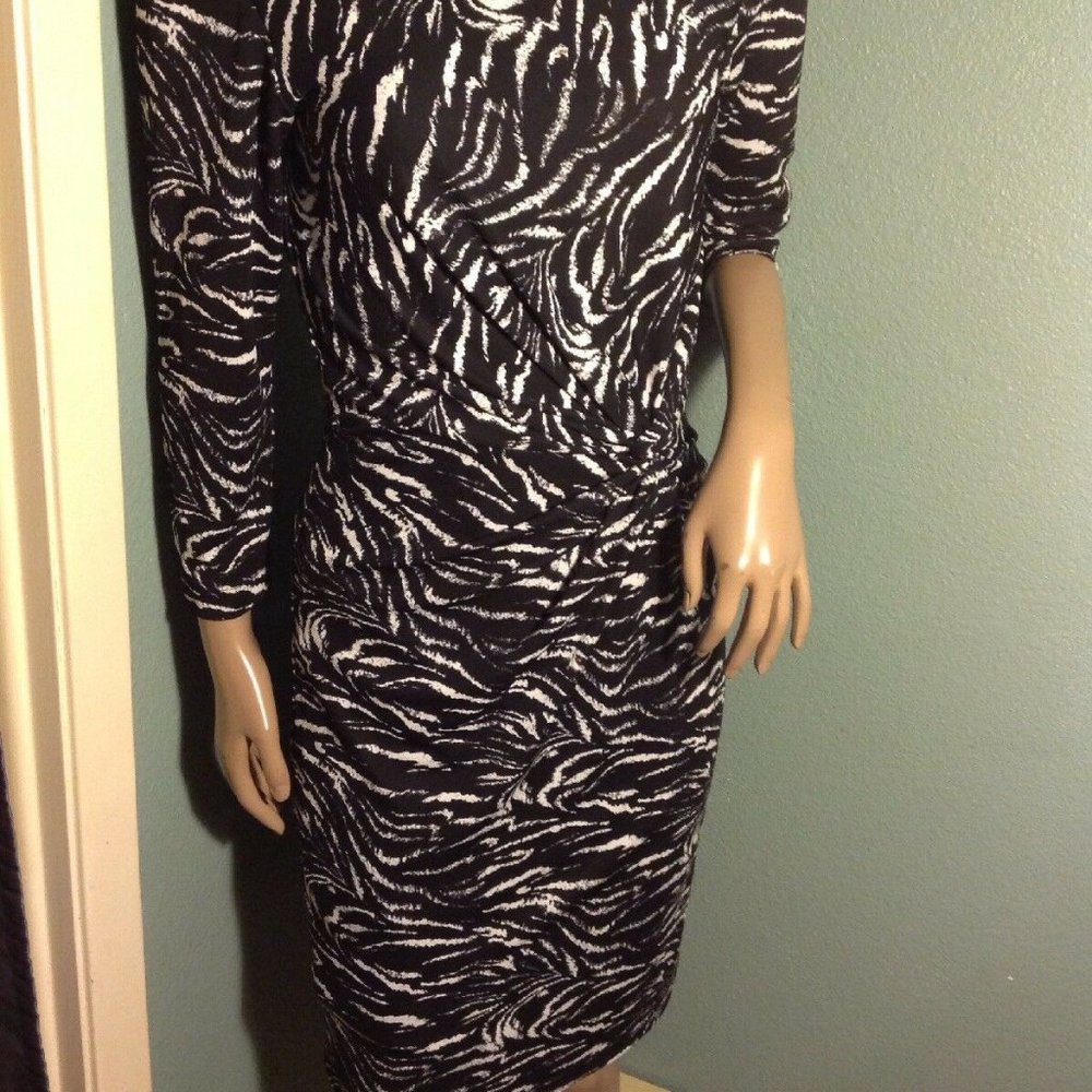 Kenneth Cole Size Small Black & White Leopard Prin